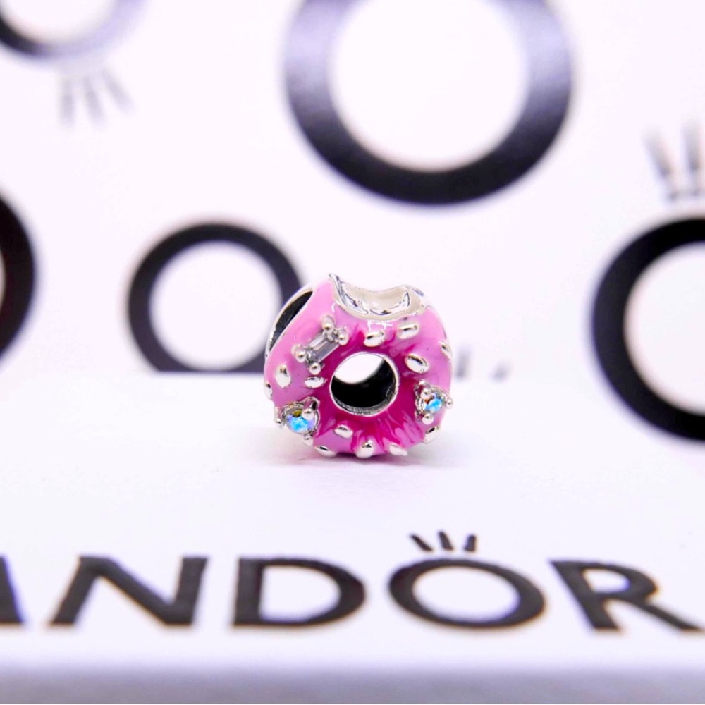 PANDORA Donut 🍩 Charm